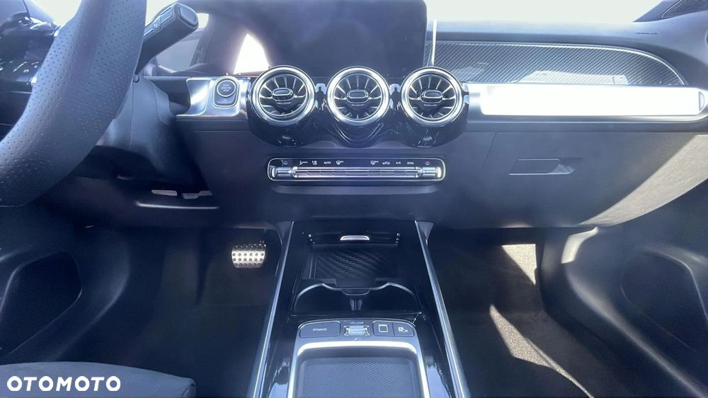 Mercedes-Benz GLB 200 AMG Line 7G-DCT - 11