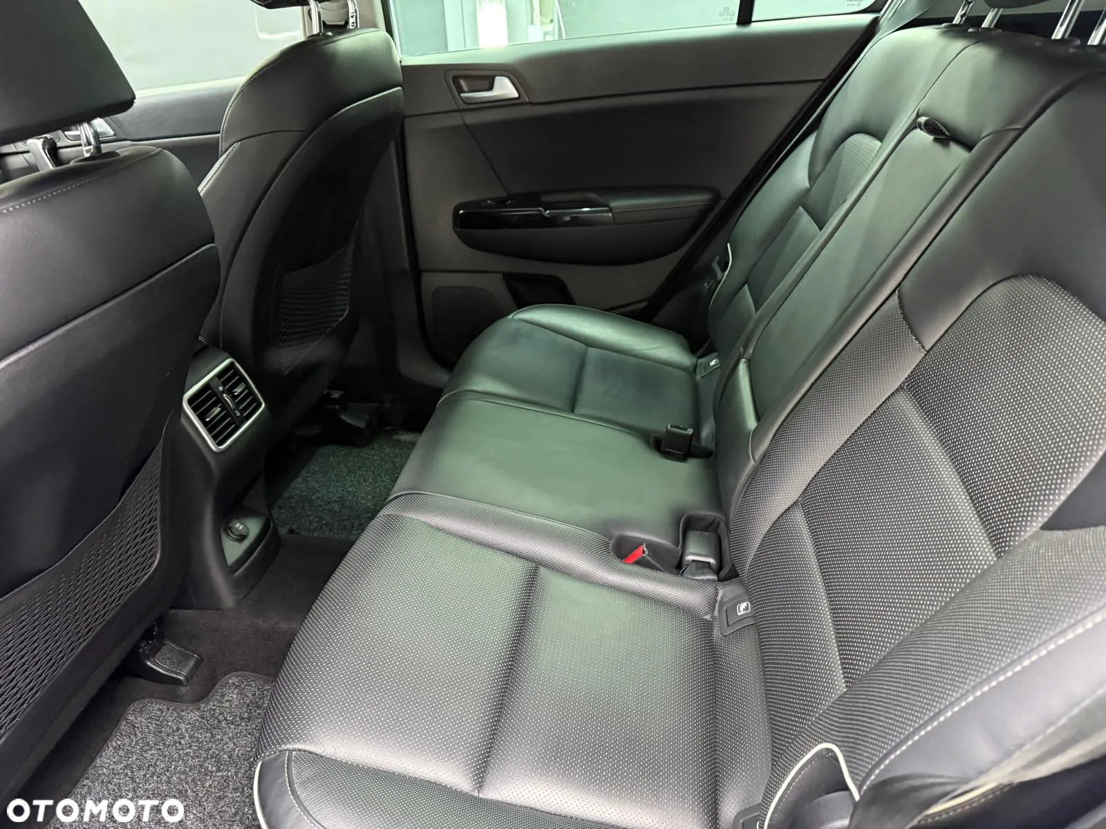Kia Sportage 1.7 CRDI Business Line L 2WD - 28