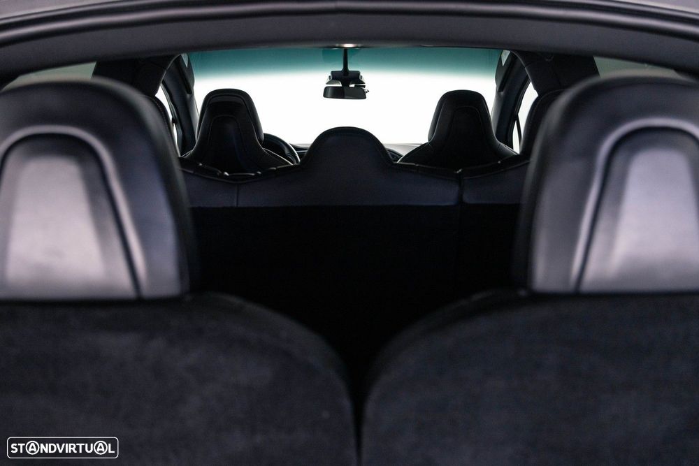 Tesla Model X - 23