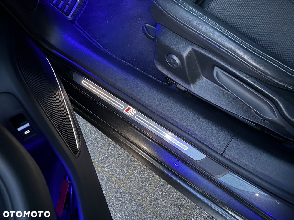 Audi A4 Avant 40 TFSI S tronic S line - 12