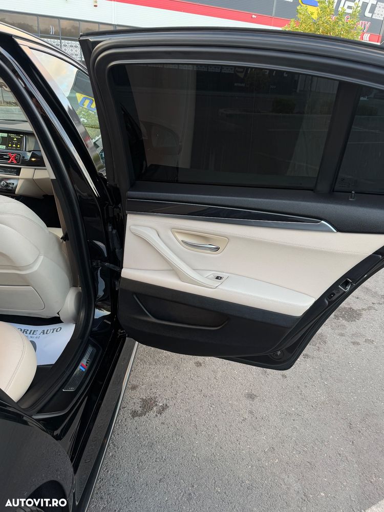 BMW Seria 5 530d xDrive AT - 26