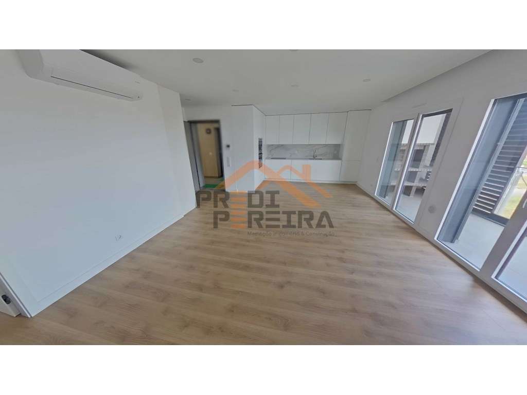Apartamento T3, situado em Santo António dos Cavaleiros. - Grande imagem: 4/30