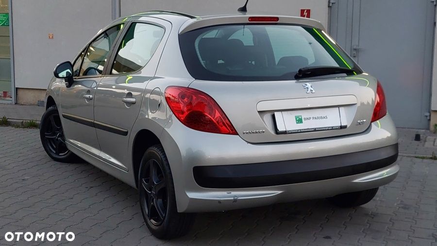 Peugeot 207 - 11