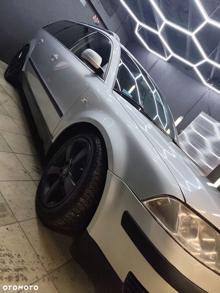 Volkswagen Passat - 4