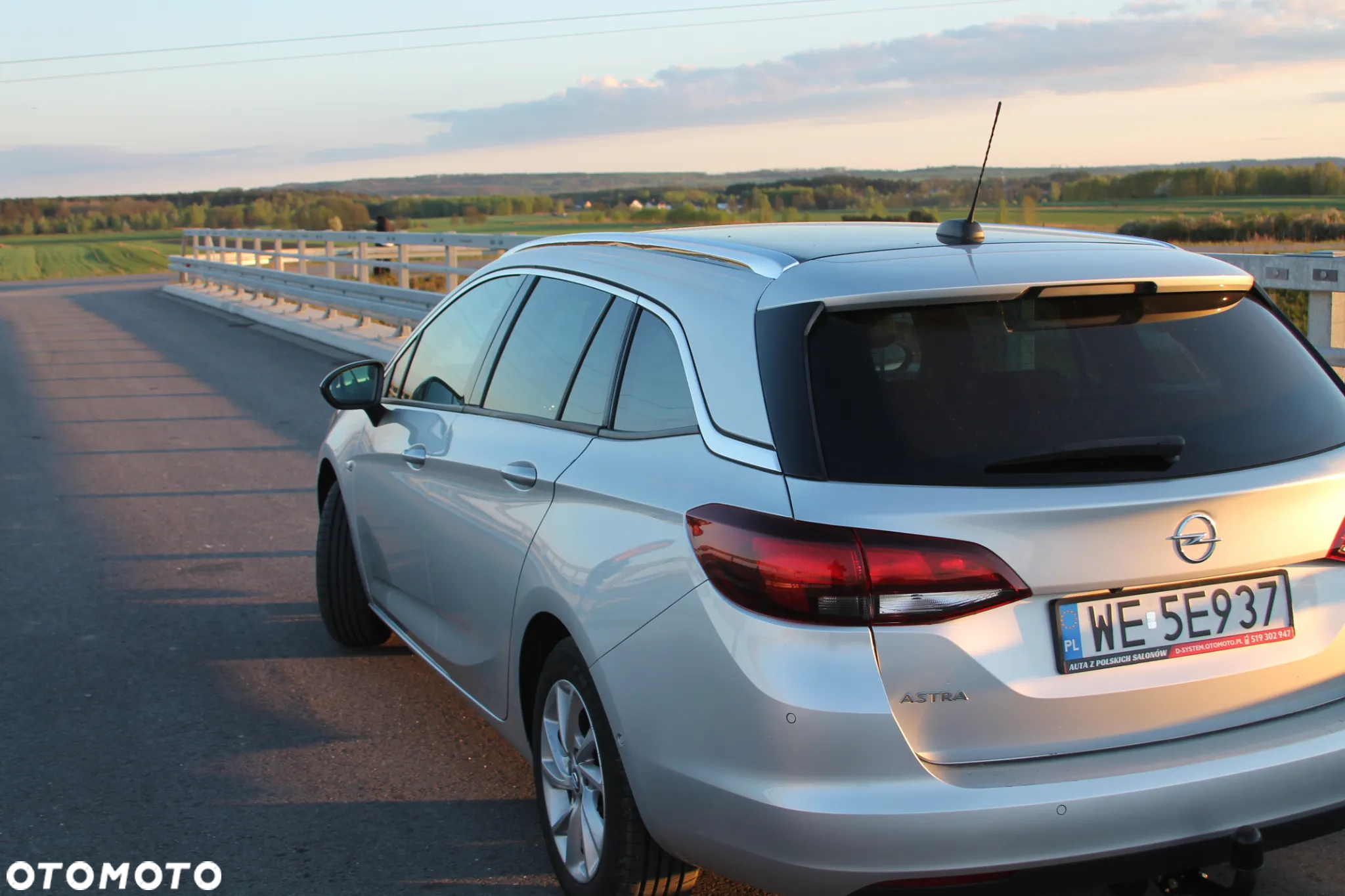 Opel Astra V 1.2 T Elegance S&S - 3