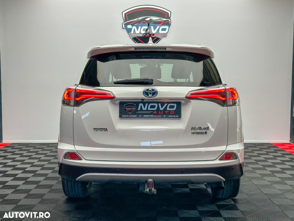 Toyota RAV4 - 8