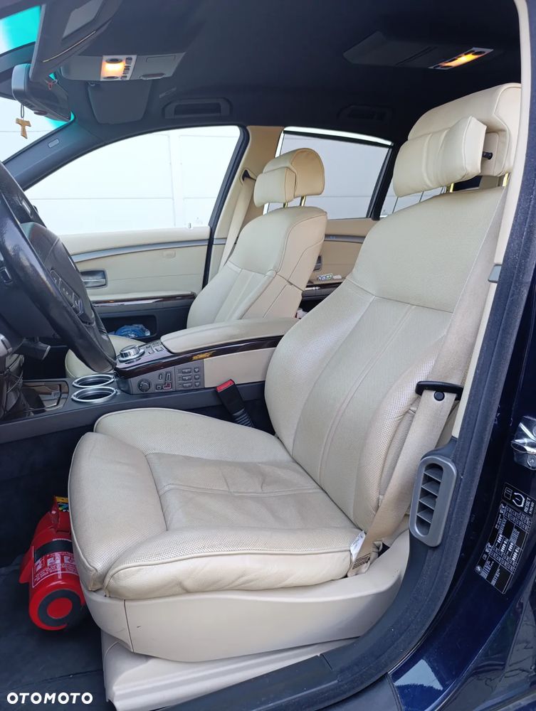 BMW Seria 7 740i - 6