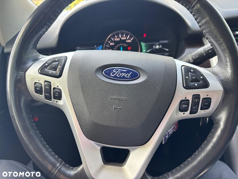 Ford Edge - 32