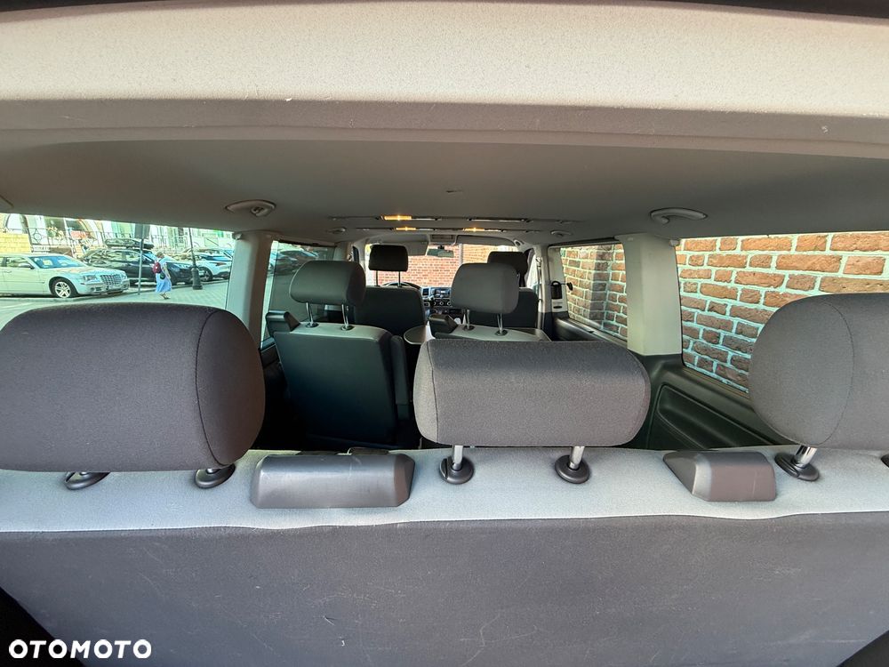 Volkswagen Multivan - 17