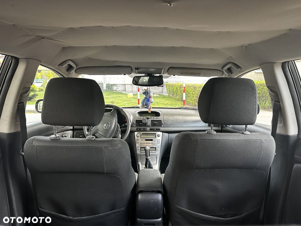 Toyota Avensis 1.8 VVT-i Sol - 21