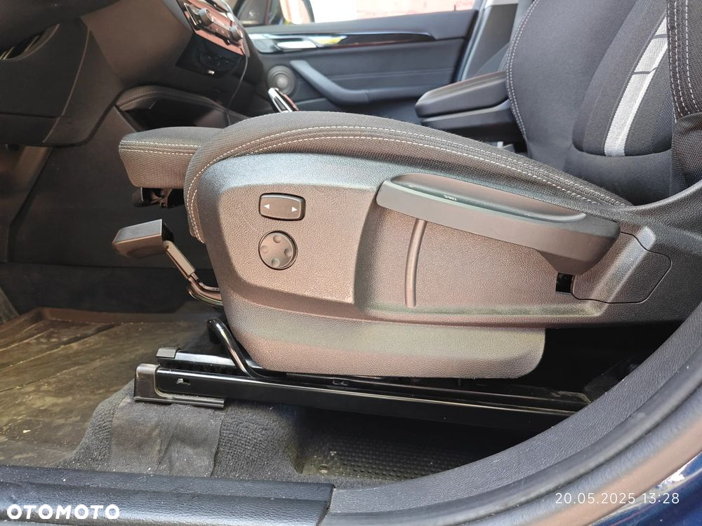 BMW X1 xDrive20d Sport Line - 28