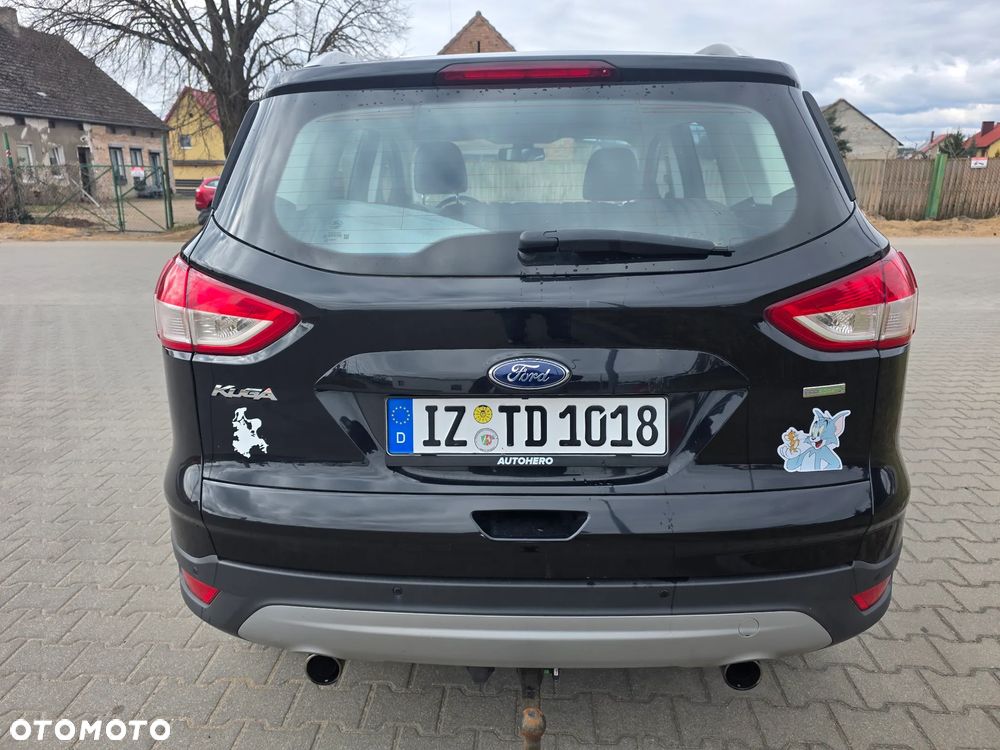 Ford Kuga 1.5 EcoBoost 2x4 Titanium - 4