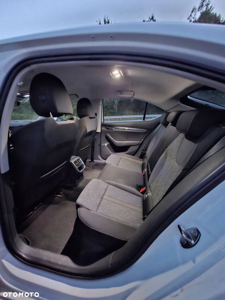 Skoda Octavia 2.0 TDI Style - 7