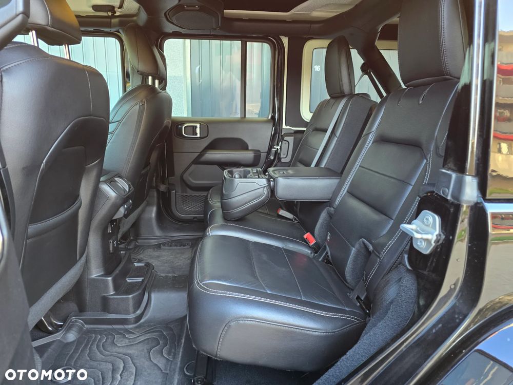 Jeep Wrangler Unlimited 2.2 CRD Sahara - 16