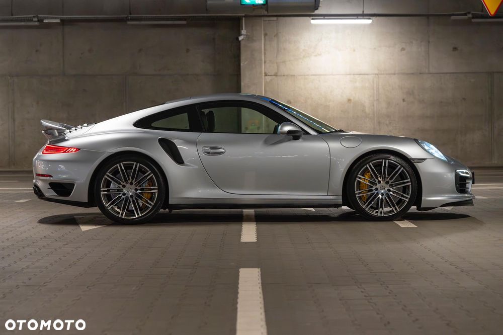Porsche 911 Turbo S - 1