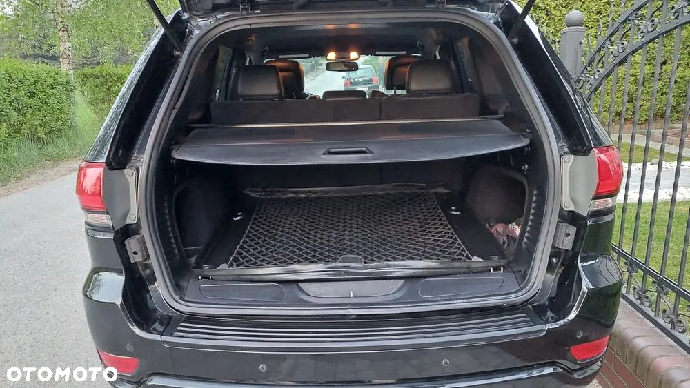 Jeep Grand Cherokee - 14