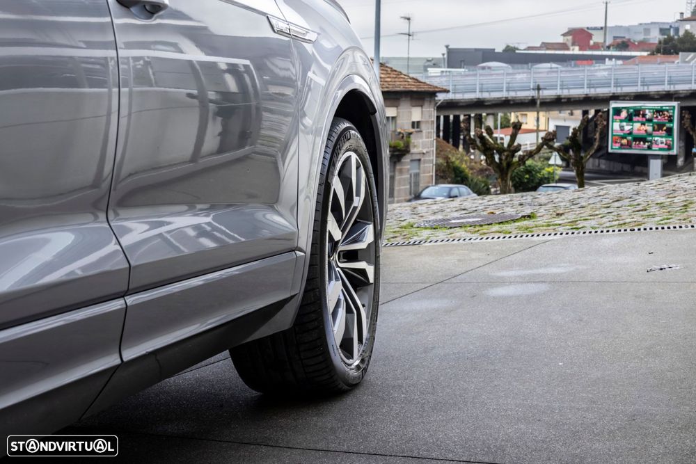 VW Touareg 3.0 TDI V6 R-Line - 8