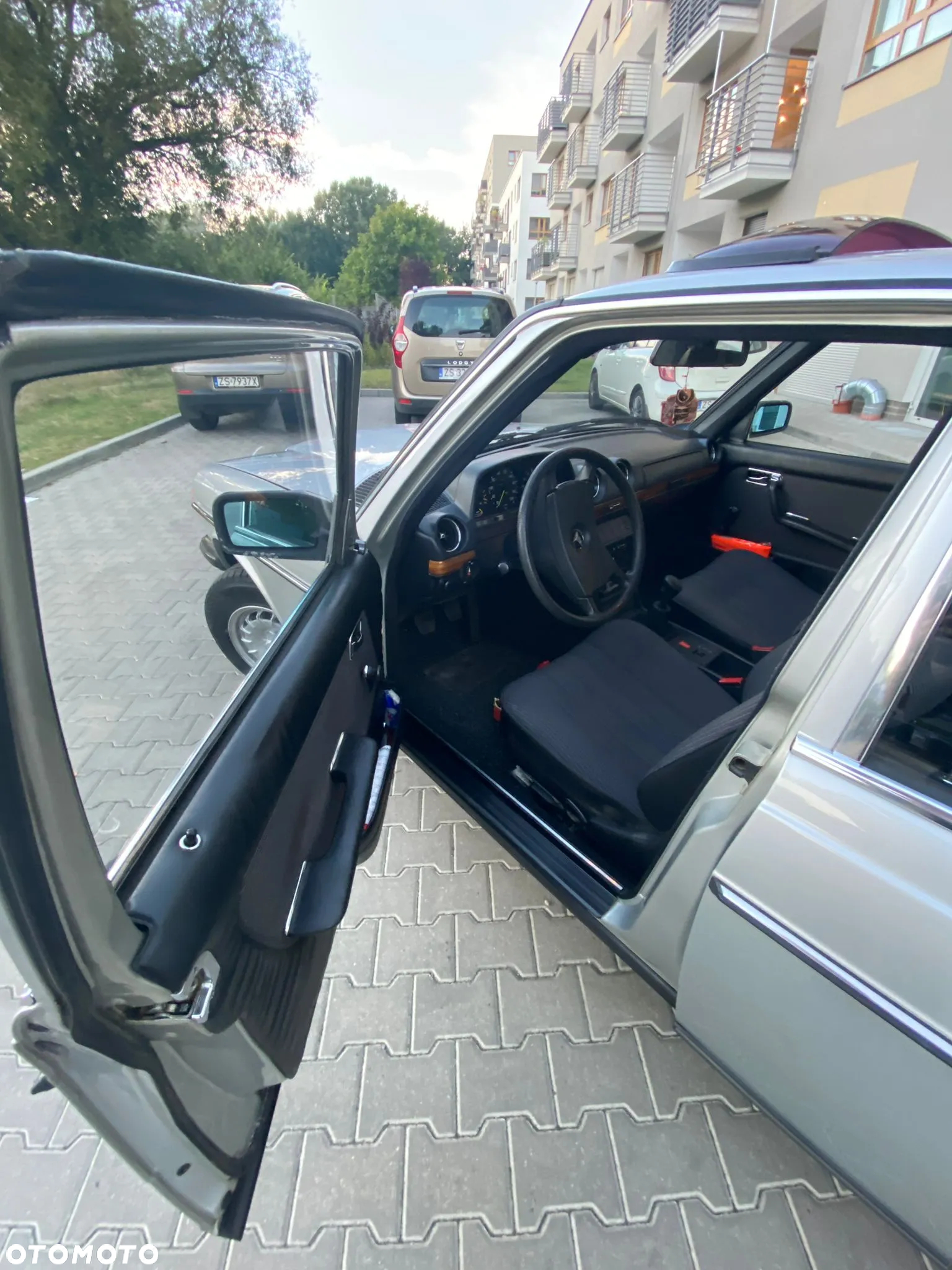 Mercedes-Benz W123 - 8