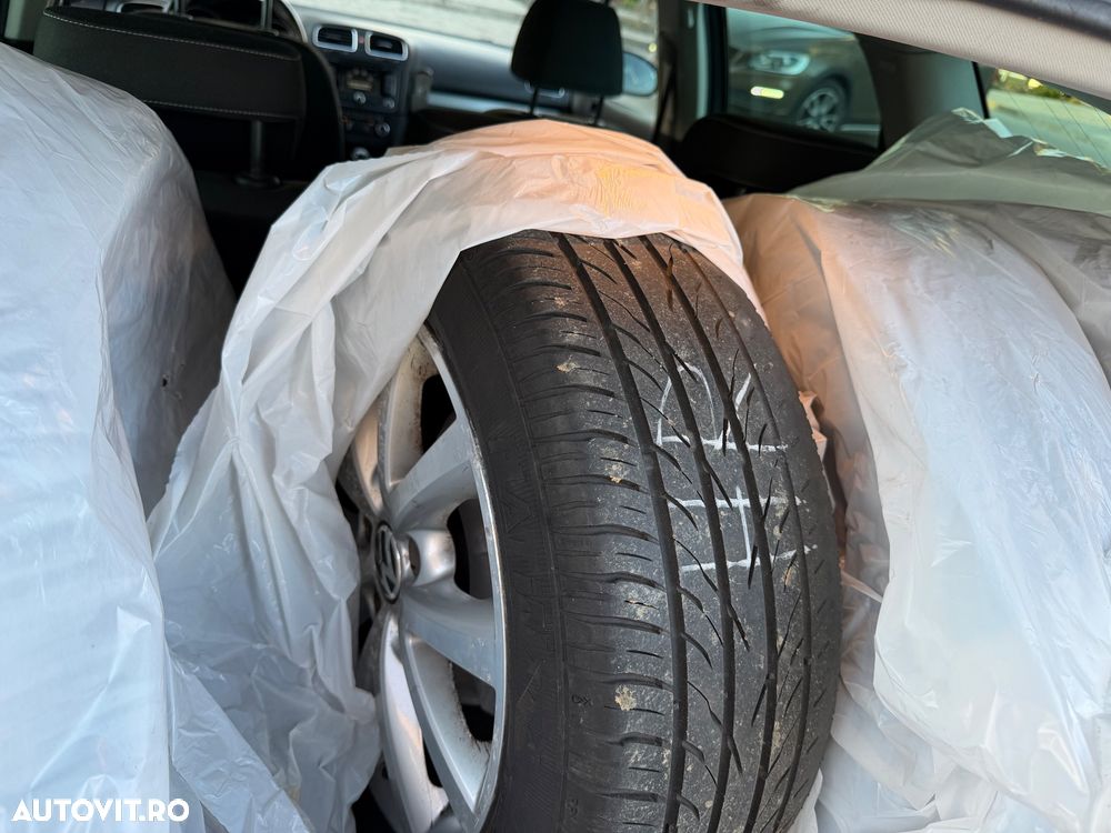 Volkswagen Golf 1.6 TDI DPF BlueMotion Technology MATCH - 19