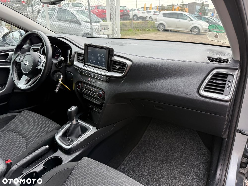 Kia Ceed 1.4 T-GDI L Business Line Plus - 21