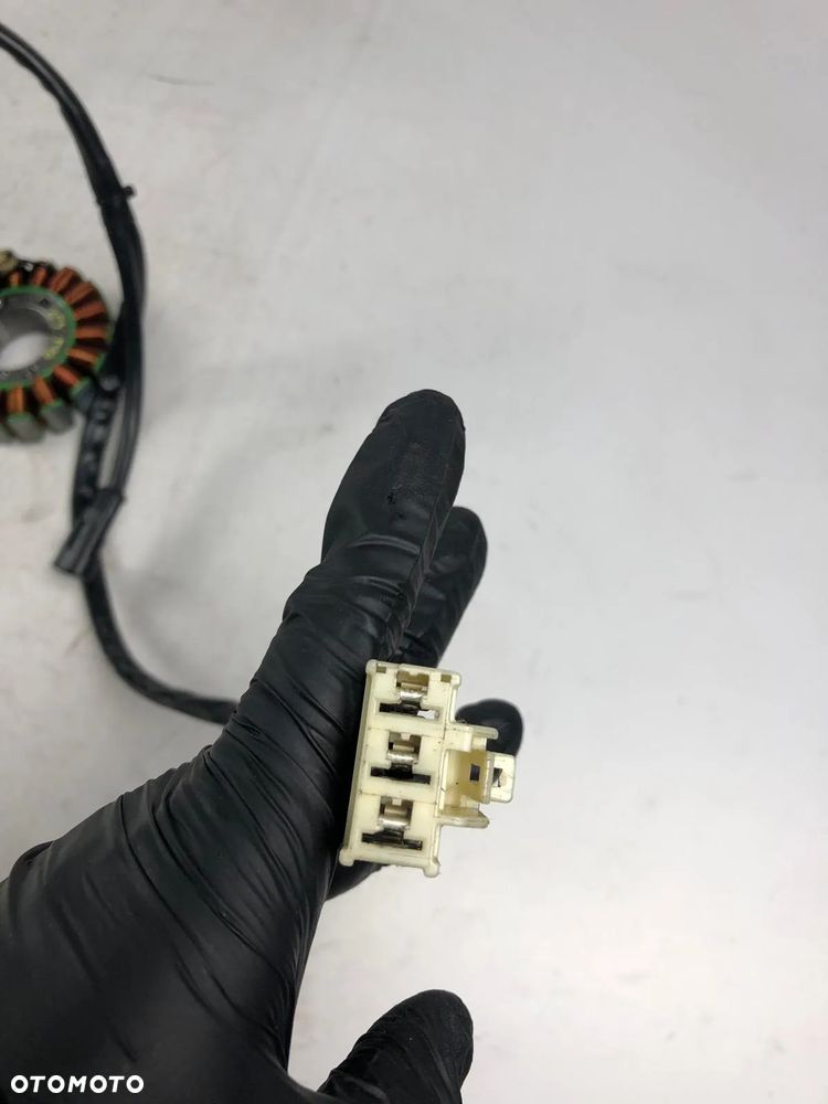 Piaggio MP3 400 530 14- Stojan Stator Iskrownik - 4