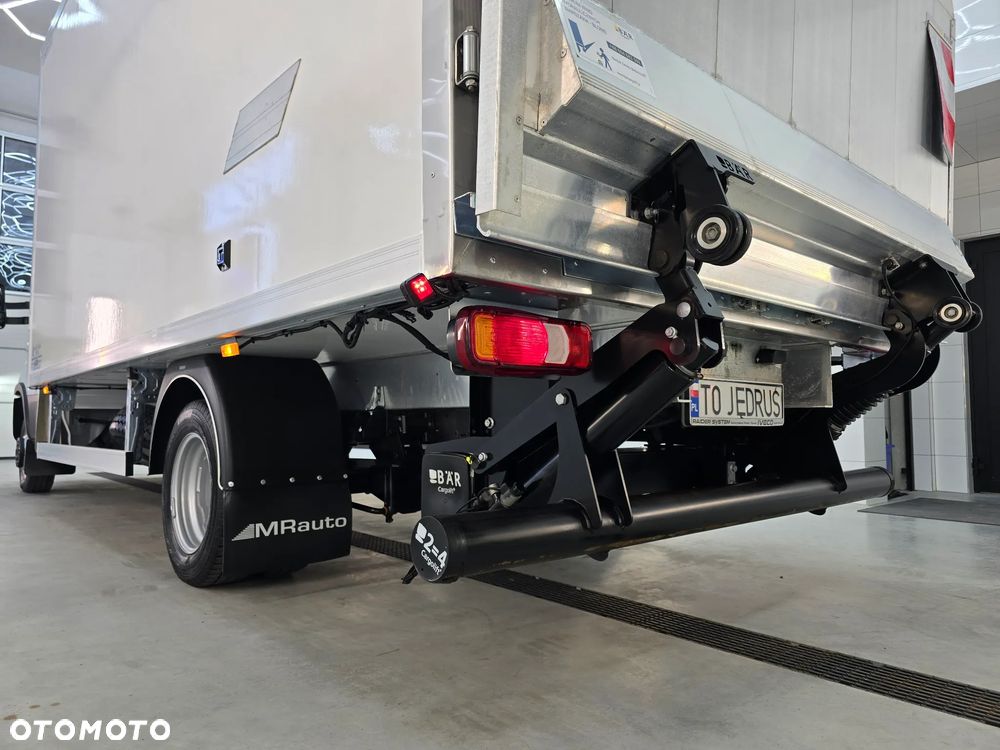 Iveco DAILY 50C18 MROŻNIA 8-PALETOWY + WINDA.1Tona AGREGAT Carrier -20*C +20*C 183Tyś km SERWIS DO OSTATNIEGO Km ASO IVECO SALON PL BOGATA OPCJA WYPOSAZENIA LED NAVI AKTYWNY TEMPOMAT FOTEL KIEROWCY PNEŁMATYCZNY - 24