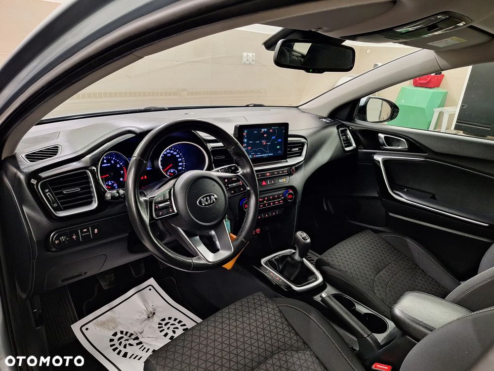 Kia Ceed 1.4 CVVT ISG Dream Team Edition - 16