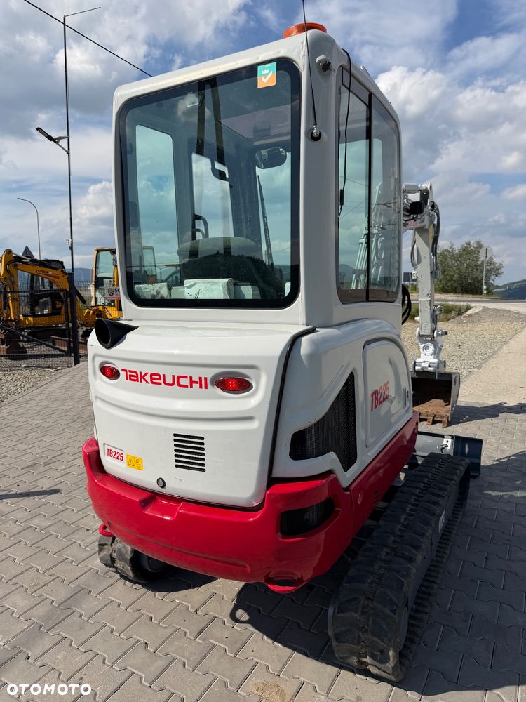 Takeuchi Tb225 - 7