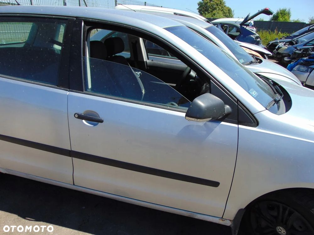 DRZWI PRAWE PRZÓD PRZEDNIE VW POLO 9N2 LIFT LA7W - 1