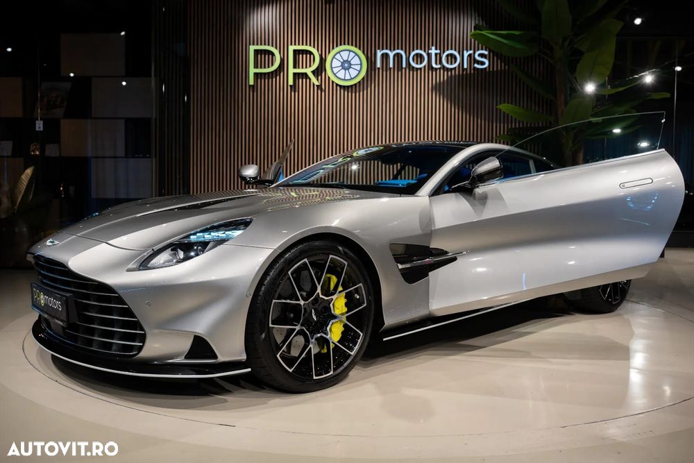 Aston Martin Vanquish - 24