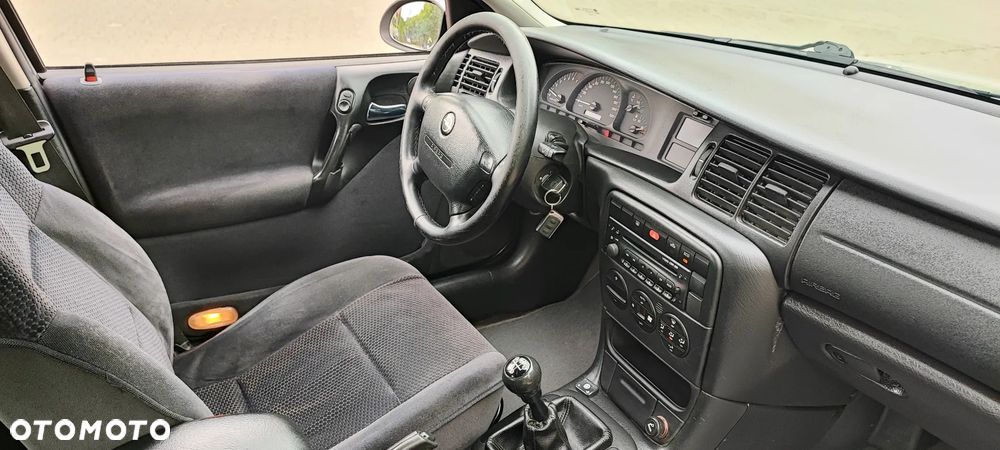 Opel Vectra 1.8 Comfort - 9