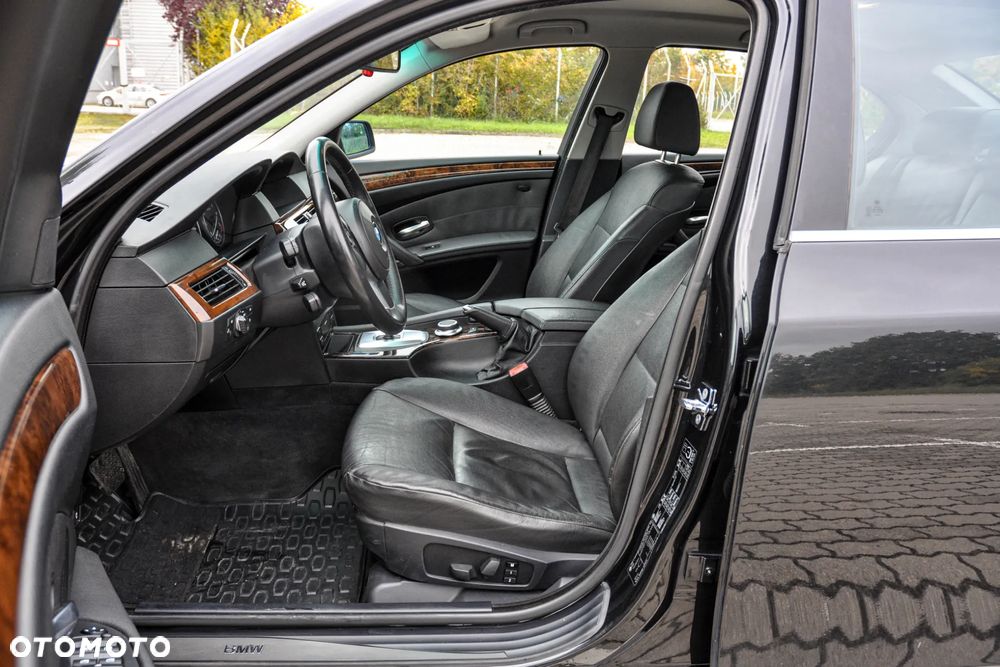 BMW Seria 5 530i - 7