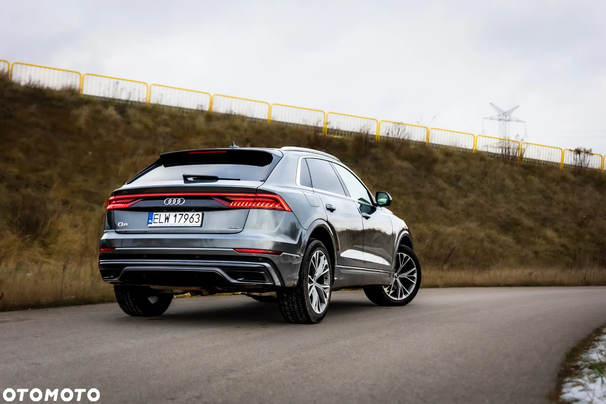 Audi Q8 55 TFSI quattro tiptronic - 11