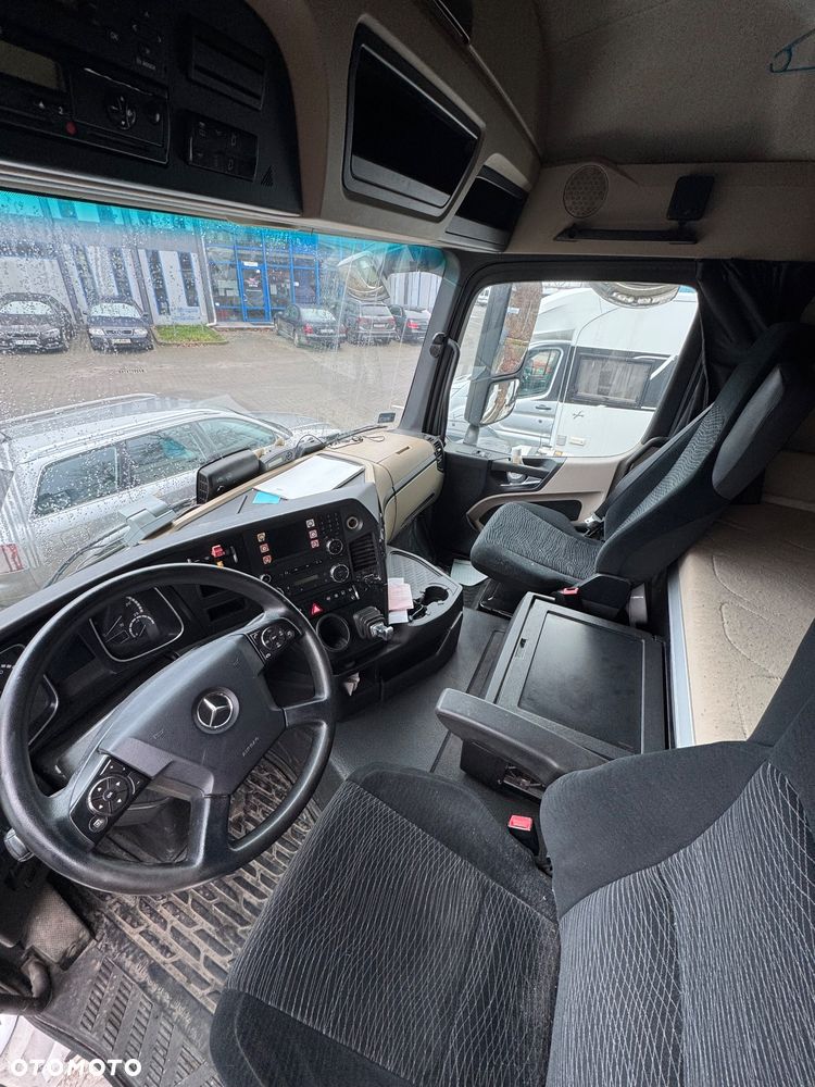 Mercedes-Benz Actros - 8