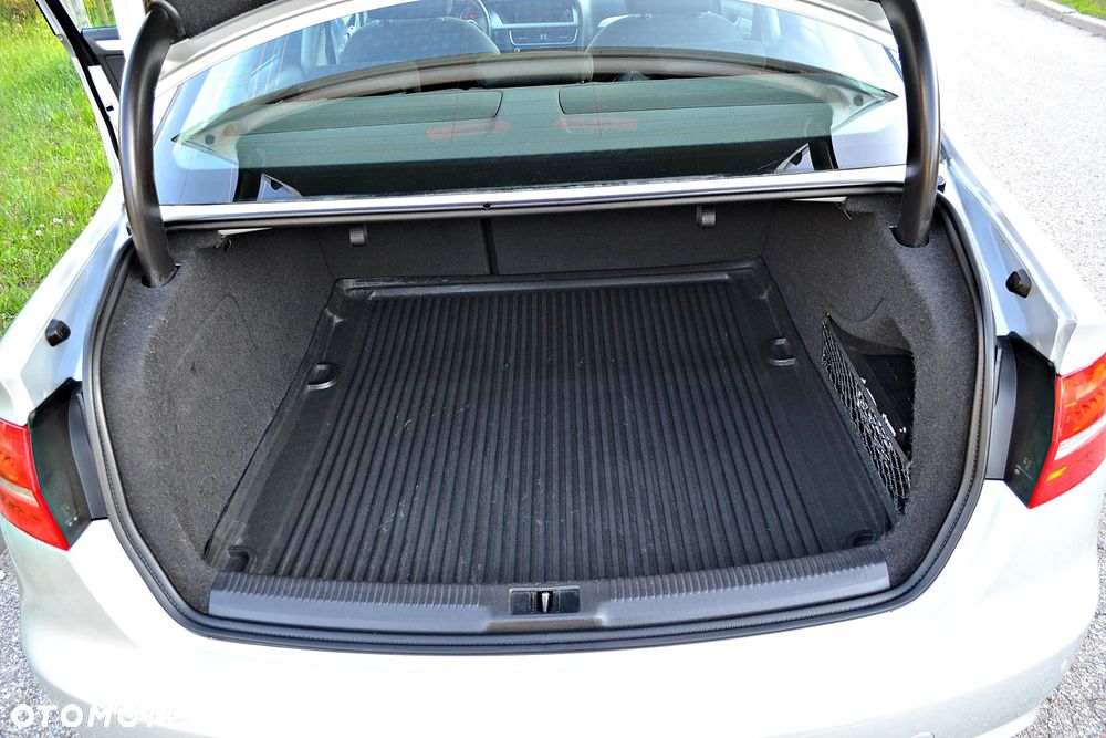 Audi A4 Avant 2.0 TDI DPF Ambition - 29