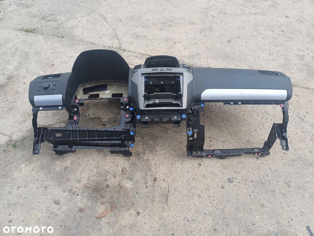 Deska rozdzielcza airbag OPEL ZAFIRA B 05-08R - 2