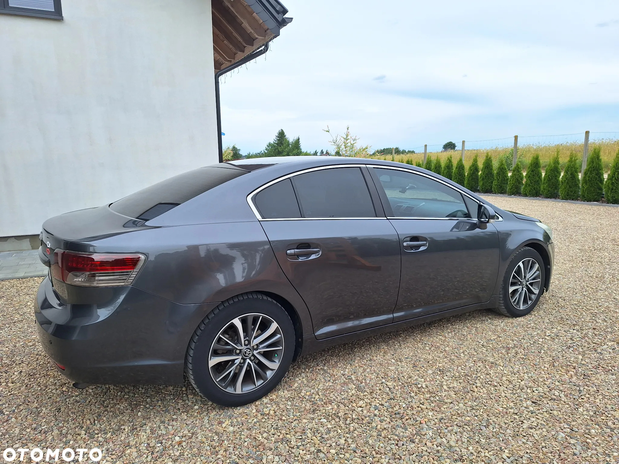 Toyota Avensis - 12