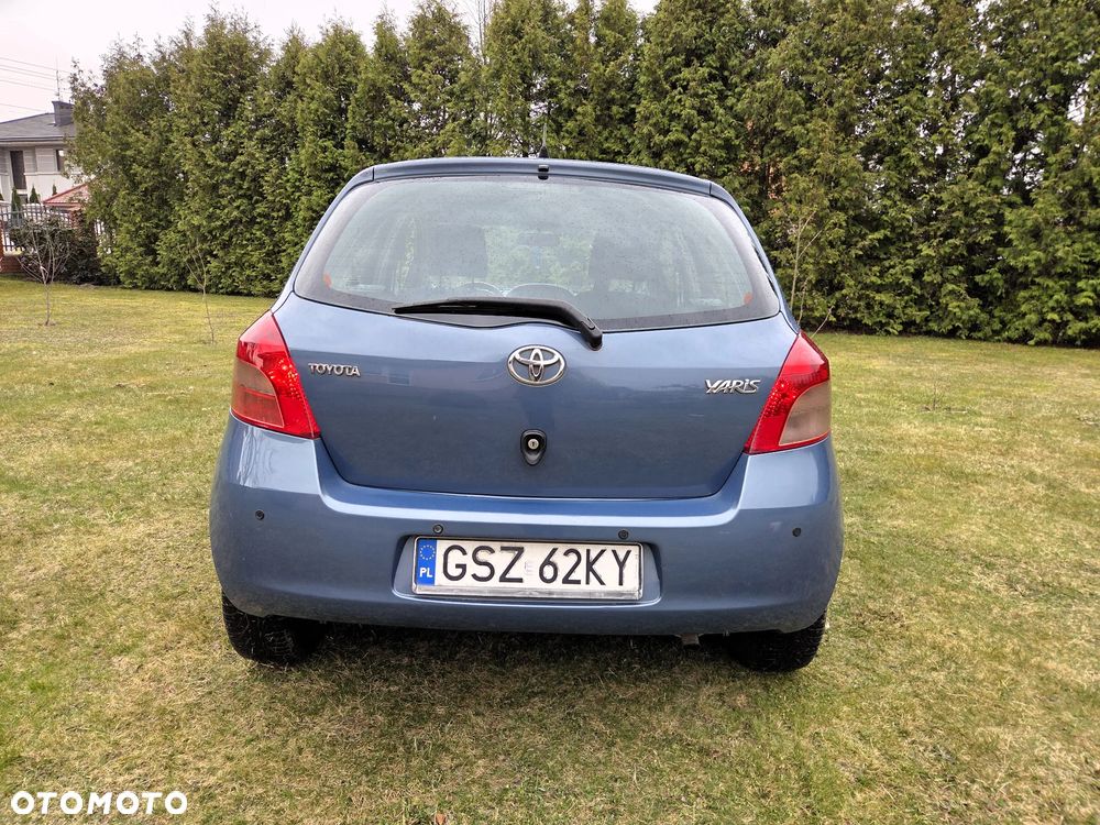 Toyota Yaris 1.3 - 5