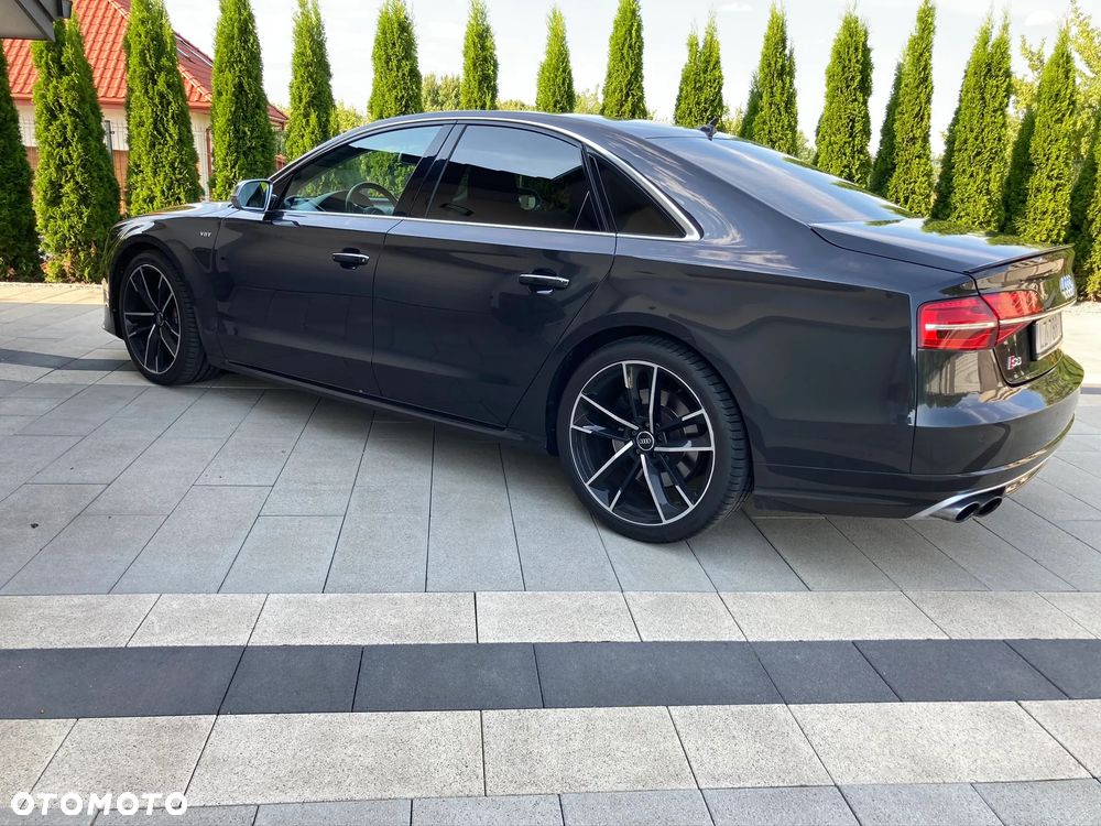 Audi S8 - 4