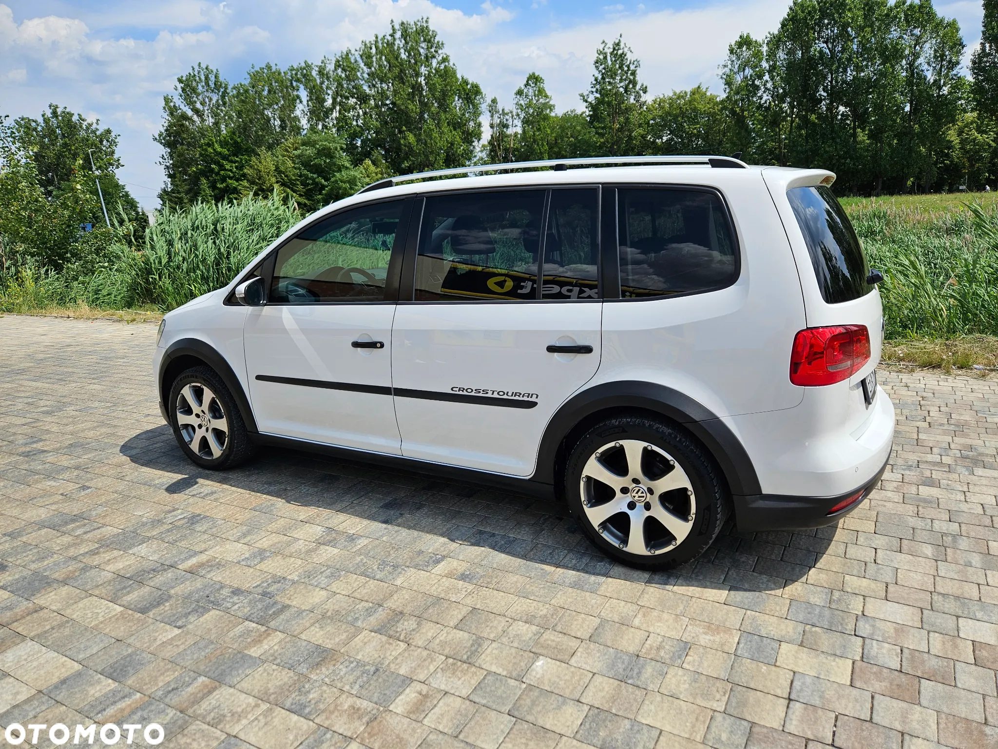 Volkswagen Touran 2.0 TDI DPF Cross DSG - 6