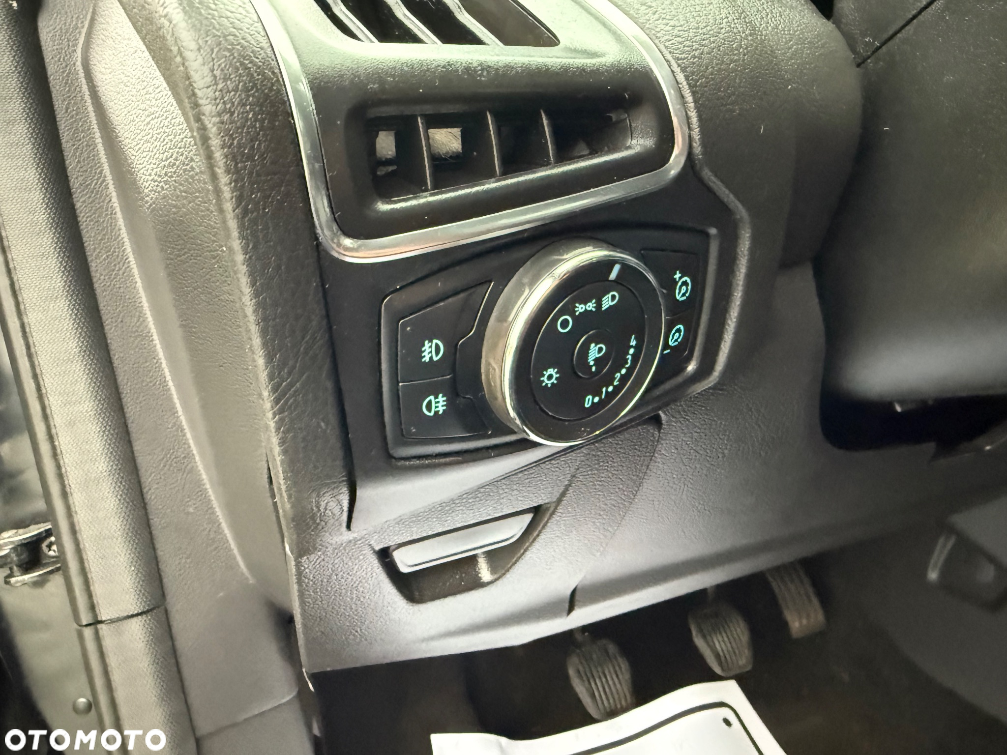 Ford Focus 1.6 Trend - 15
