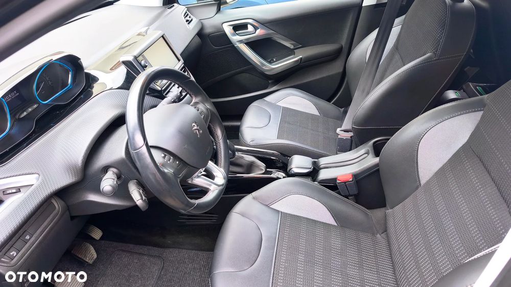 Peugeot 2008 1.2 Pure Tech Active S&S - 8