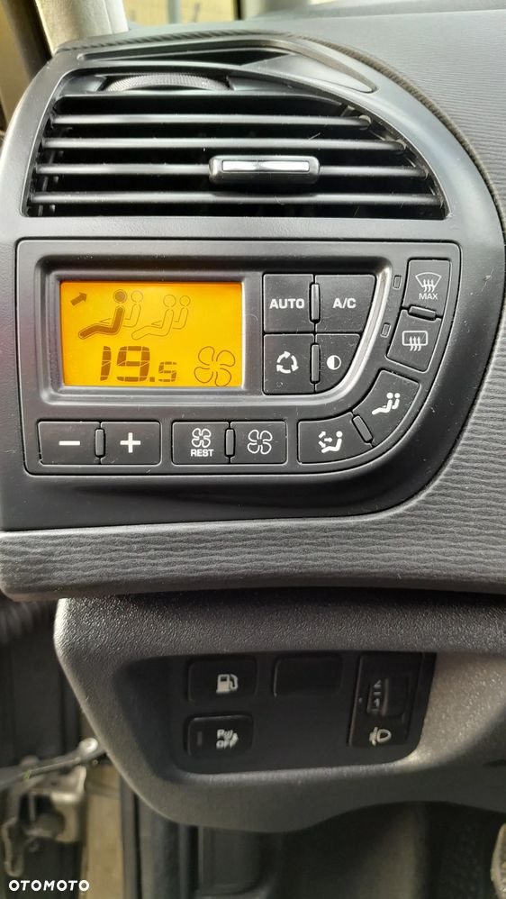 Citroën C4 Picasso - 10