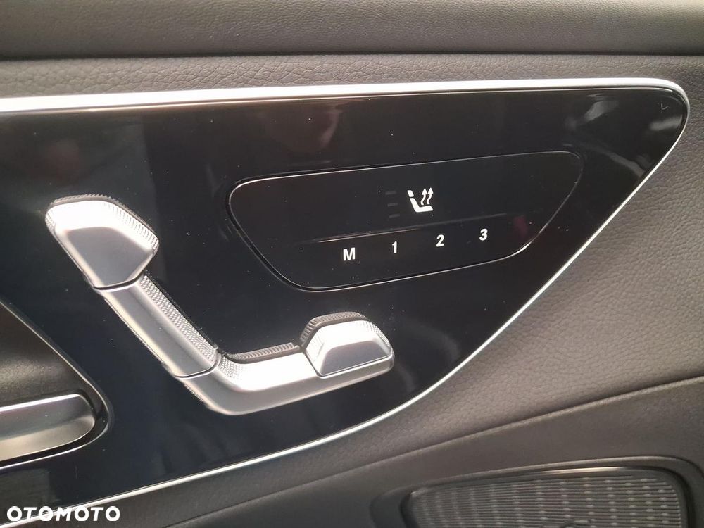 Mercedes-Benz GLC 300 e 4-Matic - 12