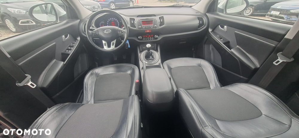 Kia Sportage 2.0 CVVT 2WD Attract - 12