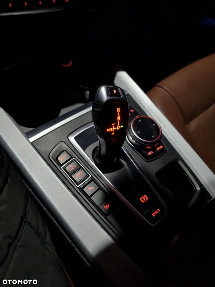 BMW X5 xDrive35i - 11