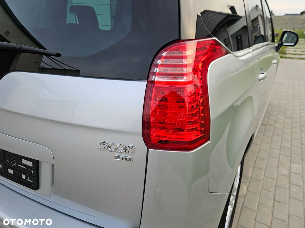 Peugeot 5008 e-HDI FAP 115 EGS6 Stop&Start Allure - 33