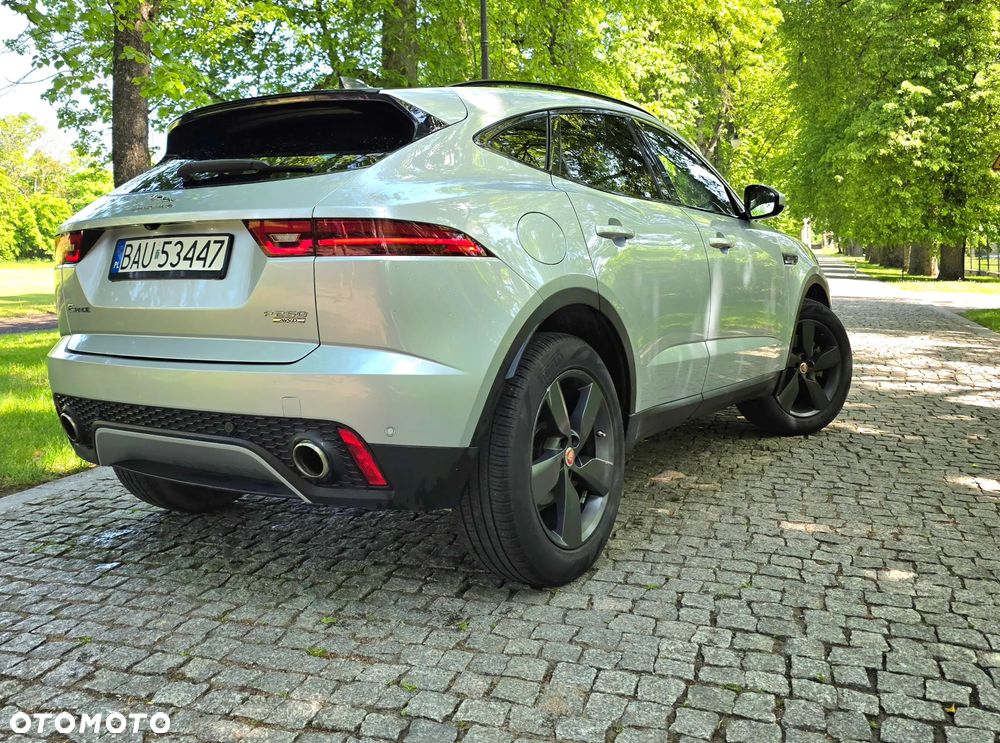 Jaguar E-Pace 2.0 P250 mHEV AWD R-Dynamic SE - 5