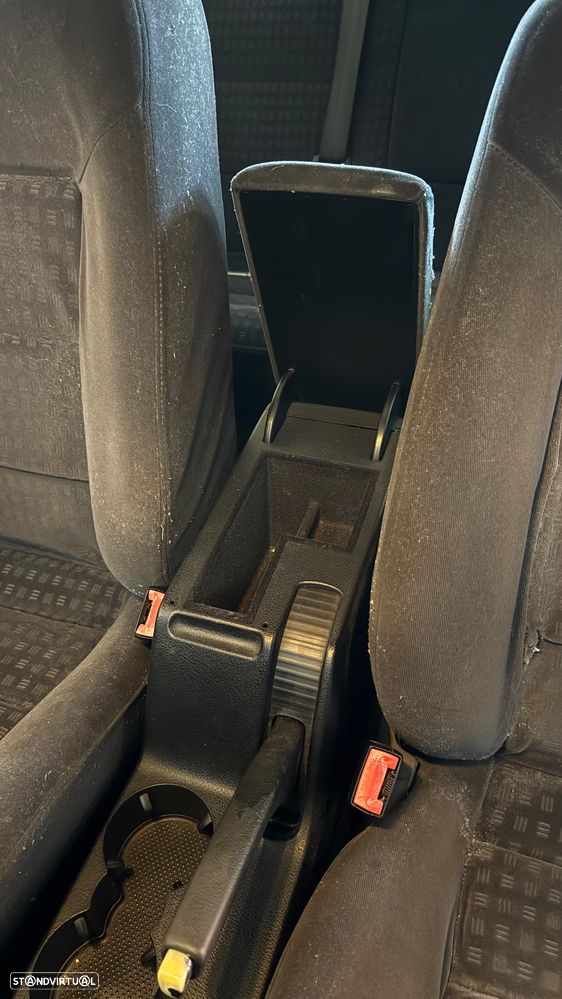 VW Passat 1.9 TDi Comfortline - 22