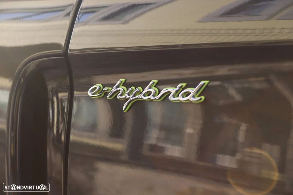Porsche Panamera 4 E-Hybrid - 16